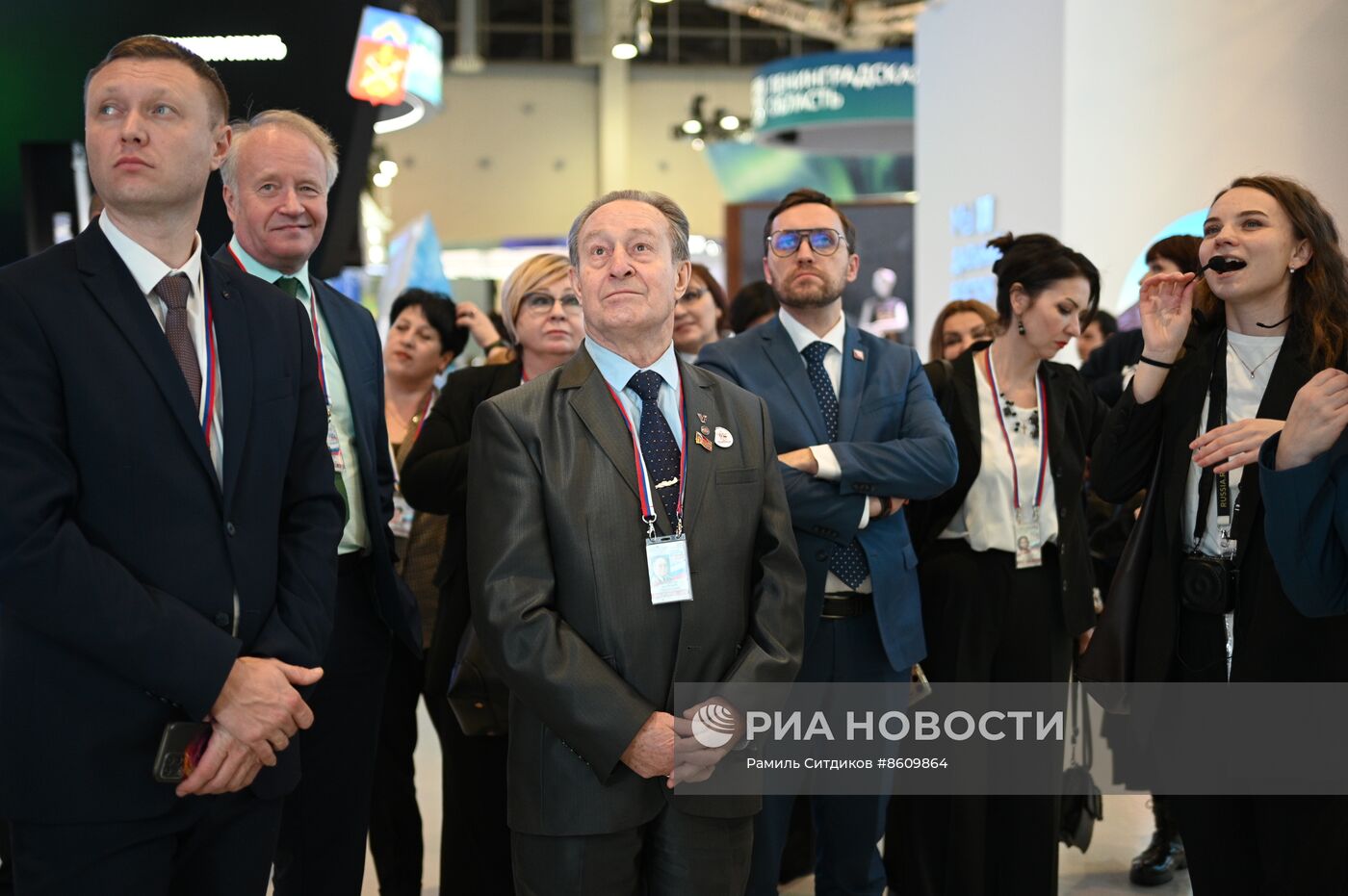 Выставка "Россия". Визит делегации доверенных лиц В. Путина