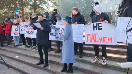 Отставка Майи Санду и правительства Дорина Речана — главные требования протеста у парламента