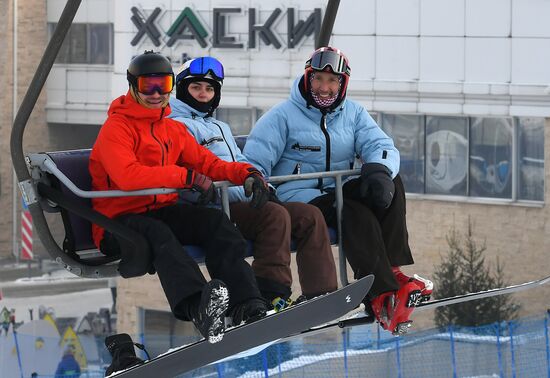 Открытие школы сноуборда олимпийского чемпиона В. Уайлда в Красноярске