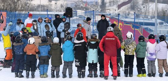 Открытие школы сноуборда олимпийского чемпиона В. Уайлда в Красноярске