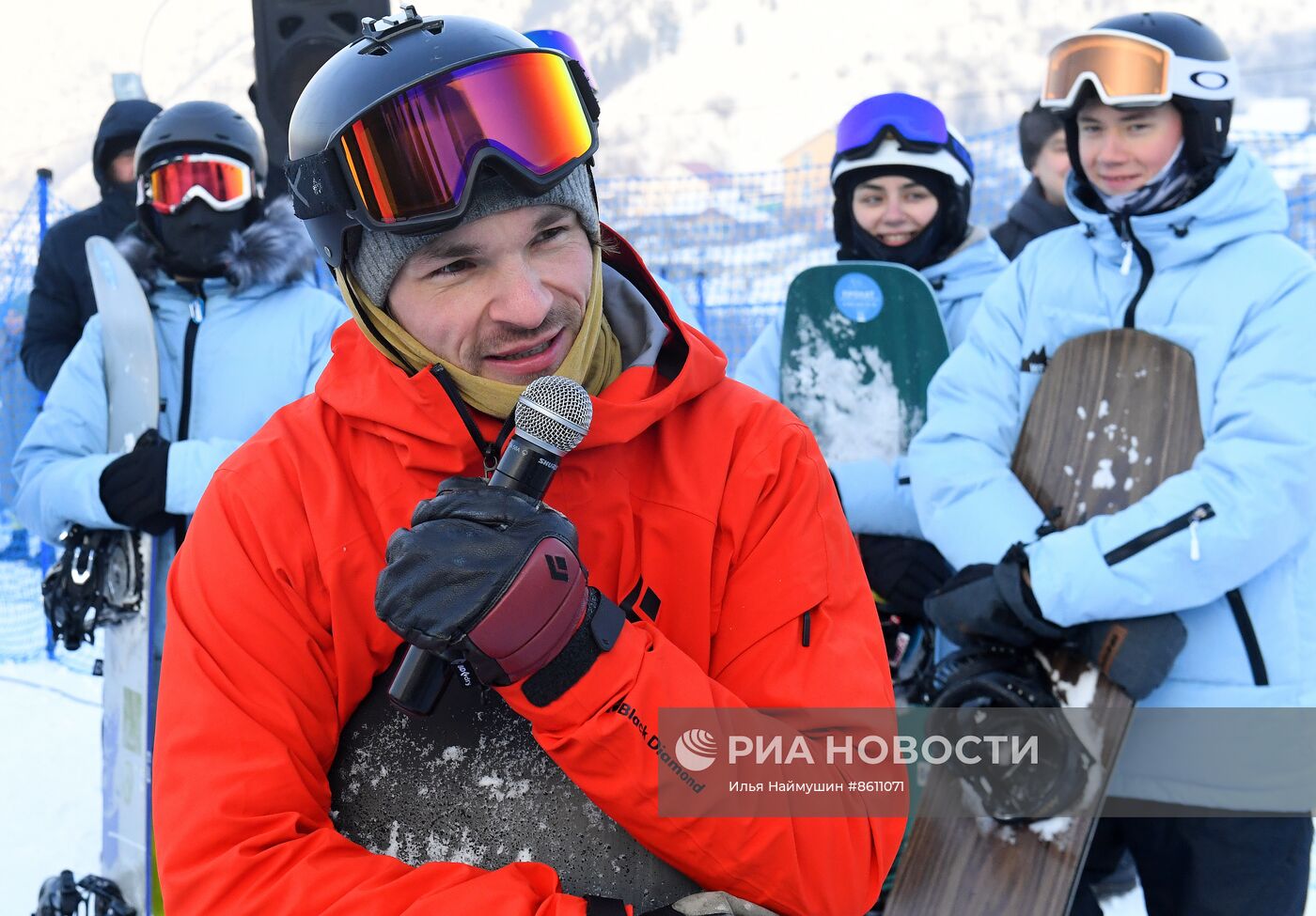 Открытие школы сноуборда олимпийского чемпиона В. Уайлда в Красноярске