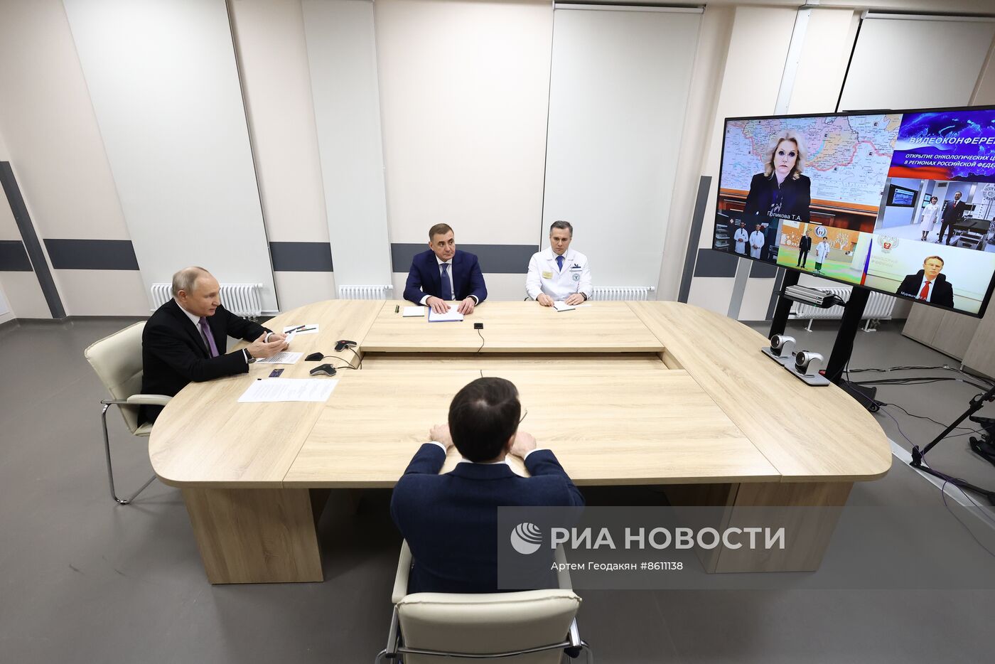 Президент РФ В. Путин принял участие в форуме "Всё для Победы!" в Туле