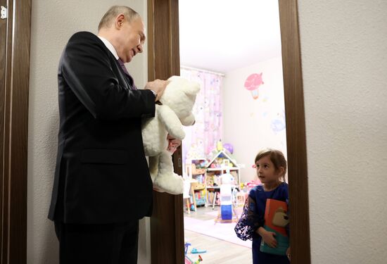 Президент РФ В. Путин принял участие в форуме "Всё для Победы!" в Туле
