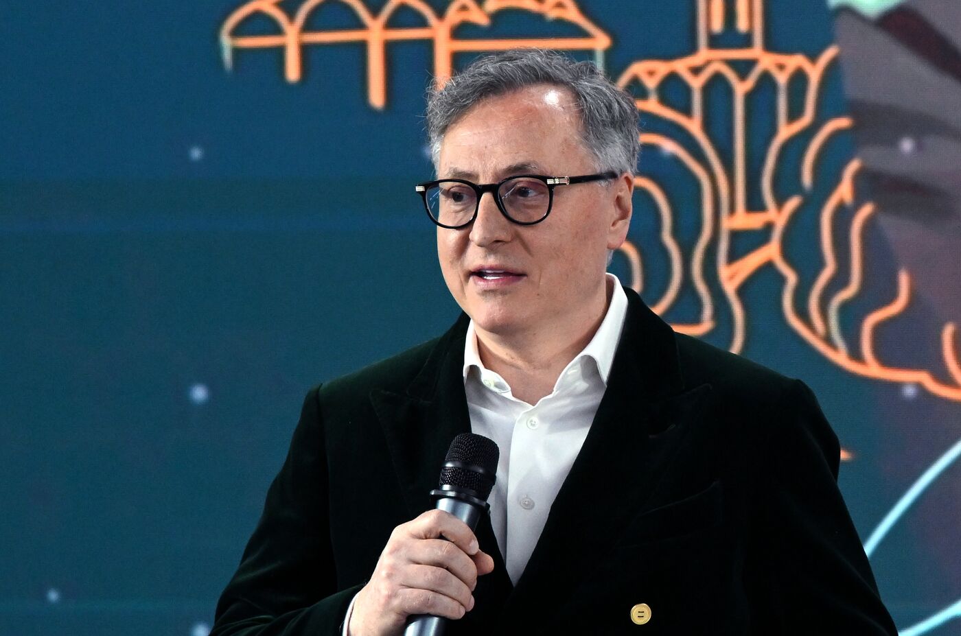 Выставка "Россия". Мероприятие, приуроченное к 190-летию со дня рождения Д. И. Менделеева