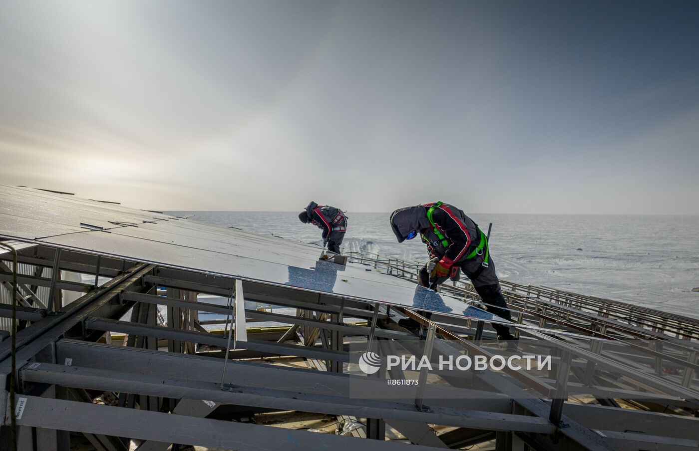 Мероприятие по случаю ввода в опытную эксплуатацию нового зимовочного комплекса станции "Восток" в Антарктиде