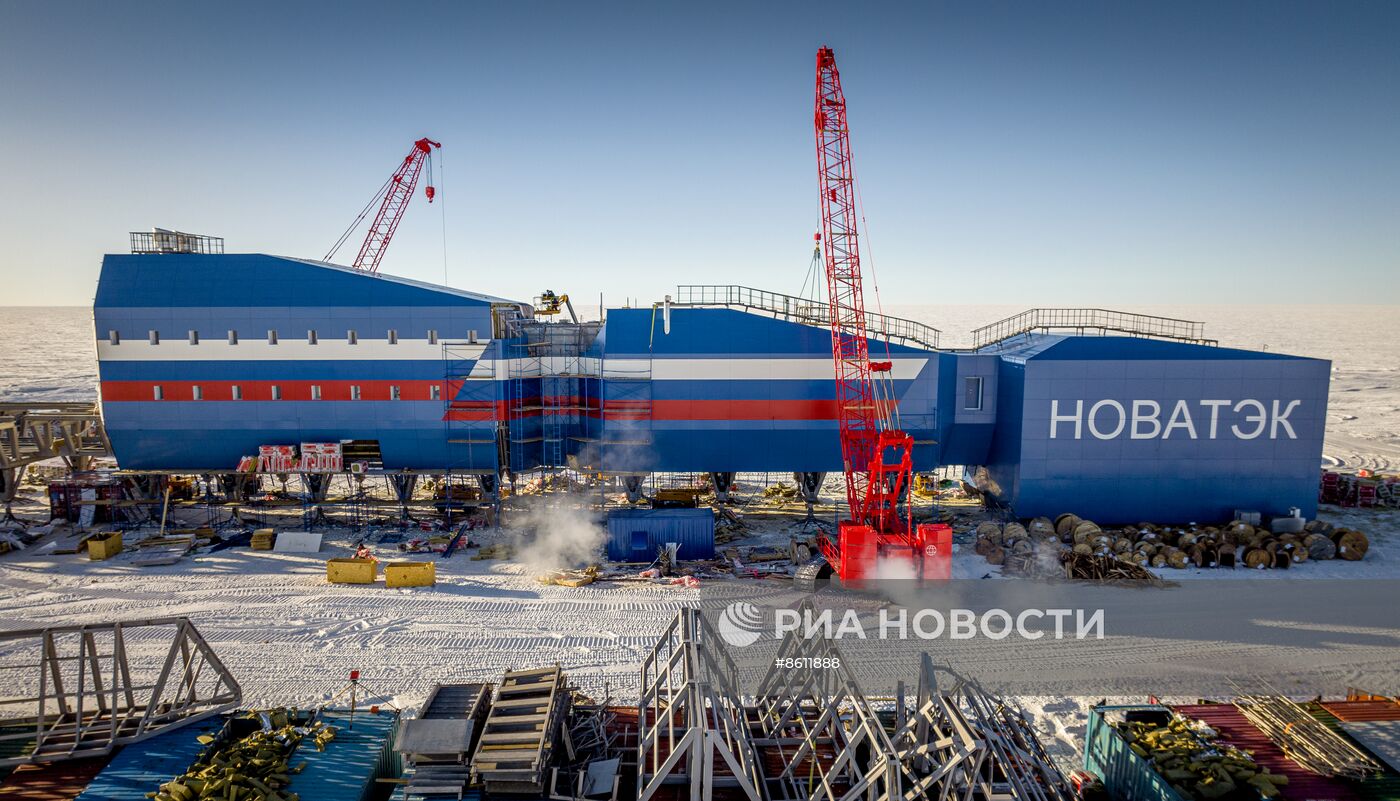 Мероприятие по случаю ввода в опытную эксплуатацию нового зимовочного комплекса станции "Восток" в Антарктиде