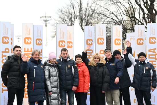 Выставка "Россия". Торжественное открытие новой экспозиции "Аллеи славы" и закладка медалей чемпионами