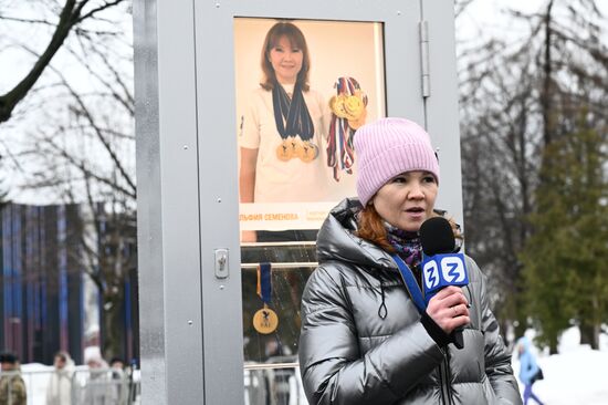 Выставка "Россия". Торжественное открытие новой экспозиции "Аллеи славы" и закладка медалей чемпионами