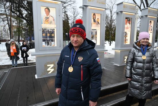 Выставка "Россия". Торжественное открытие новой экспозиции "Аллеи славы" и закладка медалей чемпионами