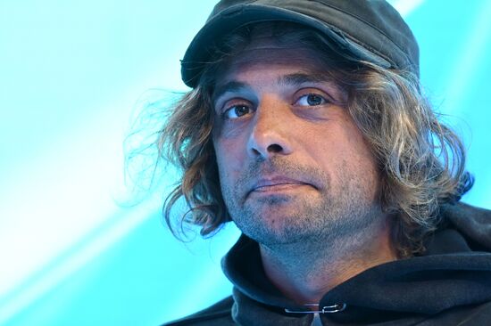 Выставка "Россия". Встреча с амбассадором Санкт-Петербурга, актером И. Глинниковым