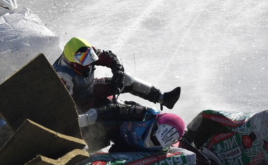 Соревнования по ледовому спидвею во Владивостоке