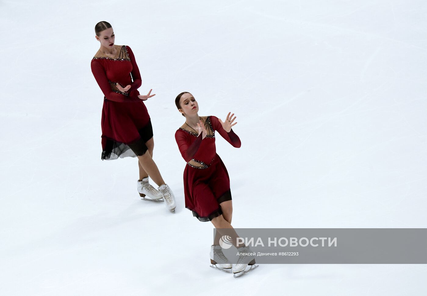 III этап Кубка России и всероссийские соревнования по синхронному катанию "Кубок МАВИС"