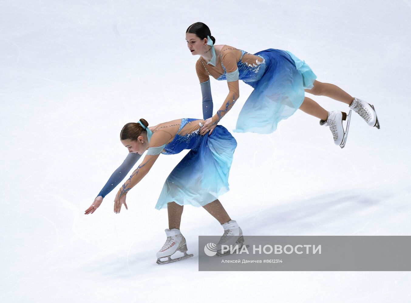III этап Кубка России и всероссийские соревнования по синхронному катанию "Кубок МАВИС"
