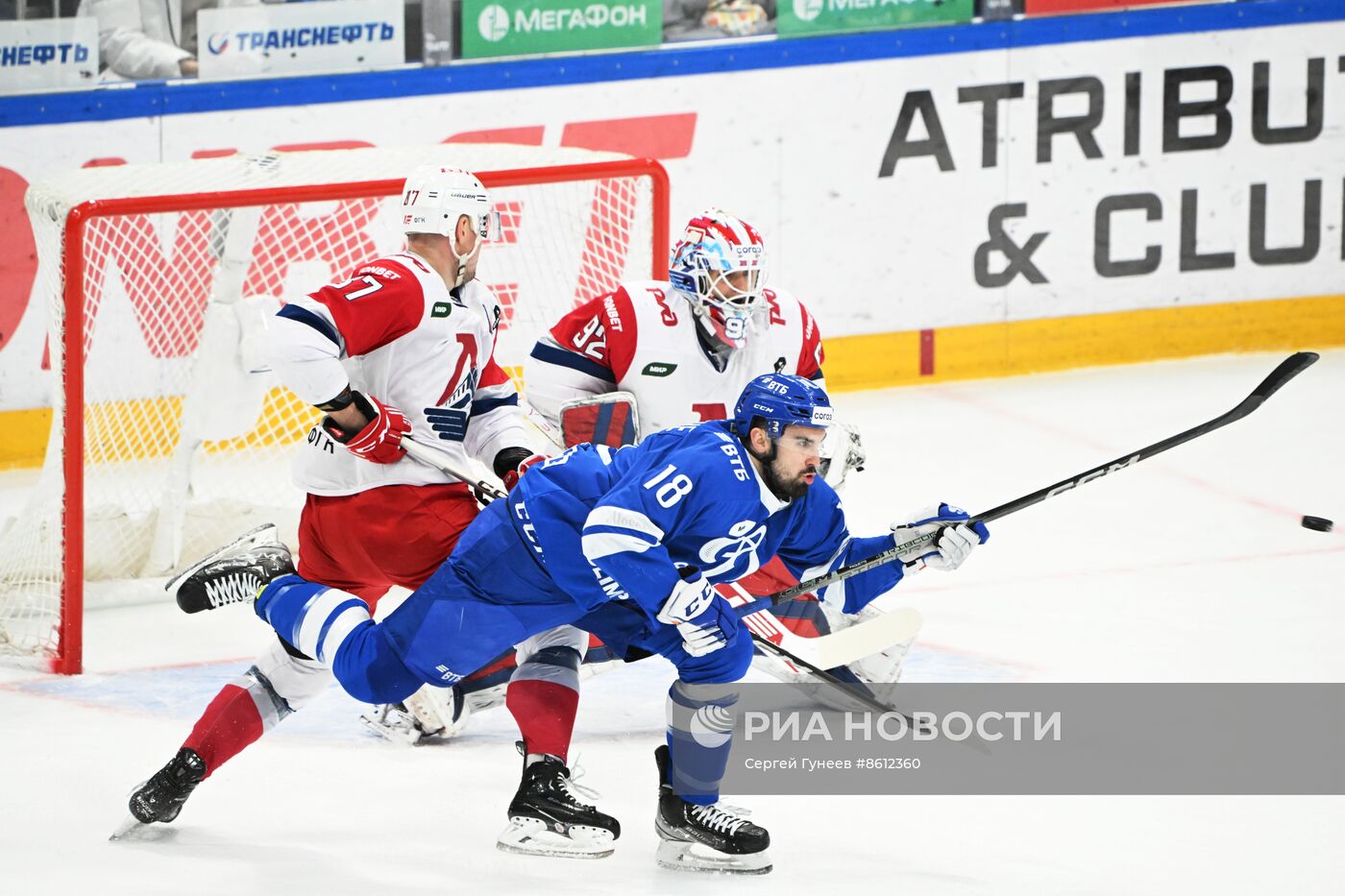 Хоккей. КХЛ. Матч "Динамо" - "Локомотив"