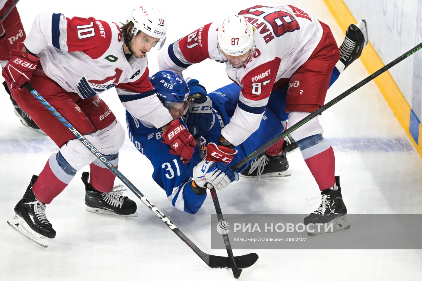 Хоккей. КХЛ. Матч "Динамо" - "Локомотив"