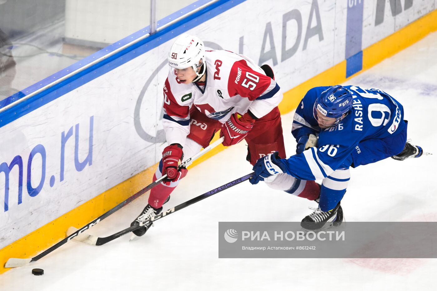 Хоккей. КХЛ. Матч "Динамо" - "Локомотив"