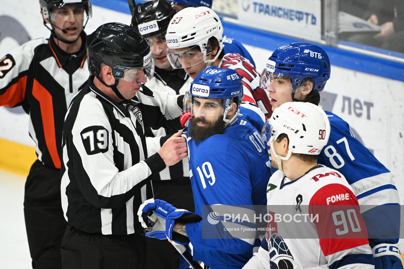 Хоккей. КХЛ. Матч "Динамо" - "Локомотив"