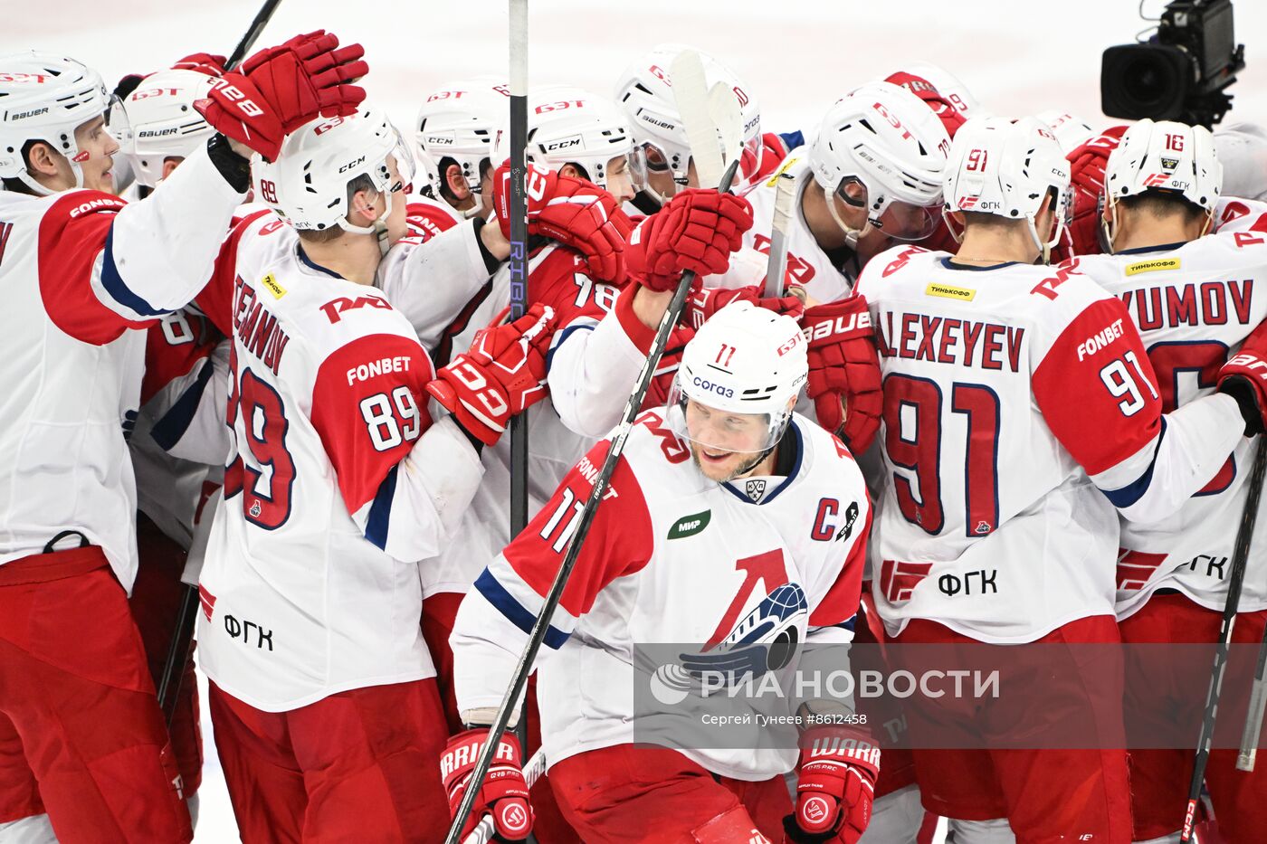 Хоккей. КХЛ. Матч "Динамо" - "Локомотив"