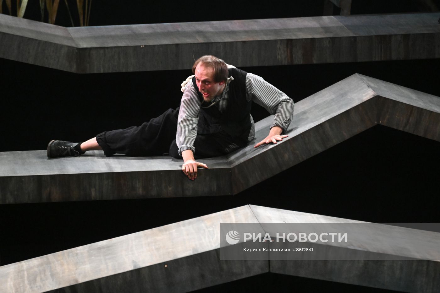 Спектакль "Соборяне. Картины русской жизни" в театре Гоголя
