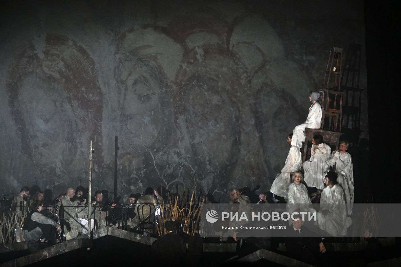 Спектакль "Соборяне. Картины русской жизни" в театре Гоголя