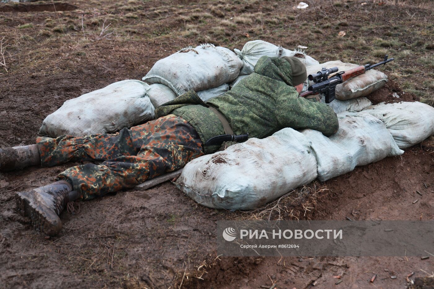 Учения штурмовиков добровольческого подразделения "Барс-13" в ДНР