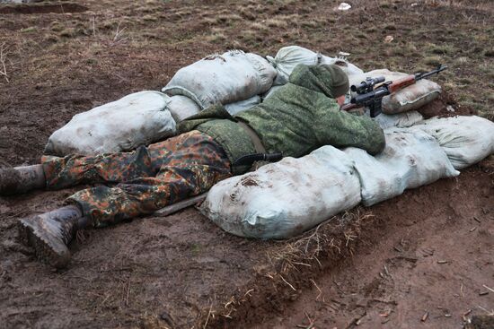 Учения штурмовиков добровольческого подразделения "Барс-13" в ДНР