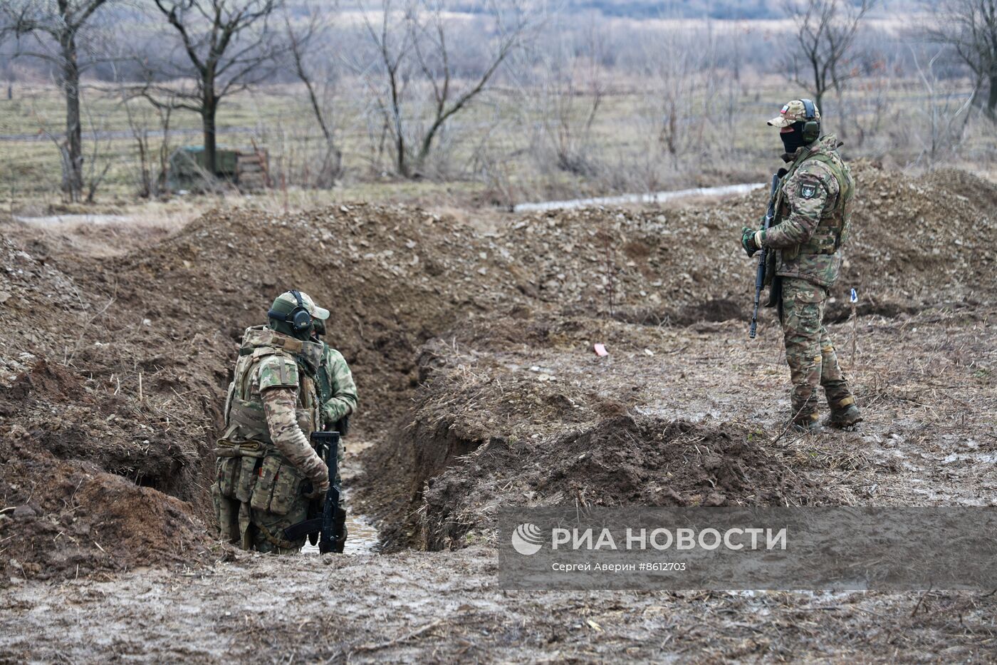 Учения штурмовиков добровольческого подразделения "Барс-13" в ДНР