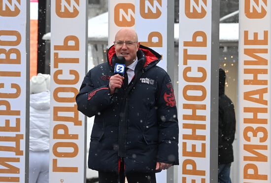 Международная выставка-форум "Россия"
Выставка "Россия". Торжественная церемония открытия новой экспозиции "Аллеи славы"
Дмитрий Чернышенко, заместитель председателя правительства РФ Место: Россия, Москва. Автор: Алексей Майшев/РИА Новости. Выставка "Россия". Торжественная церемония открытия новой экспозиции "Аллеи славы"