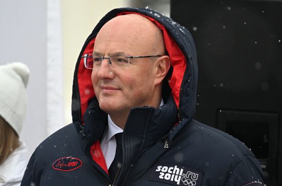 Международная выставка-форум "Россия"
Выставка "Россия". Торжественная церемония открытия новой экспозиции "Аллеи славы"
Дмитрий Чернышенко, заместитель председателя правительства РФ Место: Россия, Москва. Автор: Алексей Майшев/РИА Новости. Выставка "Россия". Торжественная церемония открытия новой экспозиции "Аллеи славы"