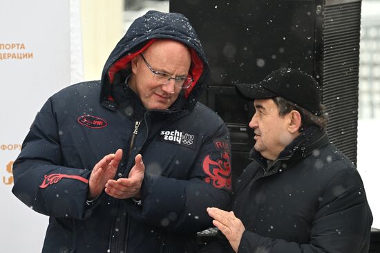 Международная выставка-форум "Россия"
Выставка "Россия". Торжественная церемония открытия новой экспозиции "Аллеи славы"
Слева направо:
Дмитрий Чернышенко, заместитель председателя правительства РФ
Игорь Левитин, помощник президента РФ Место: Россия, Москва. Автор: Алексей Майшев/РИА Новости. Выставка "Россия". Торжественная церемония открытия новой экспозиции "Аллеи славы"