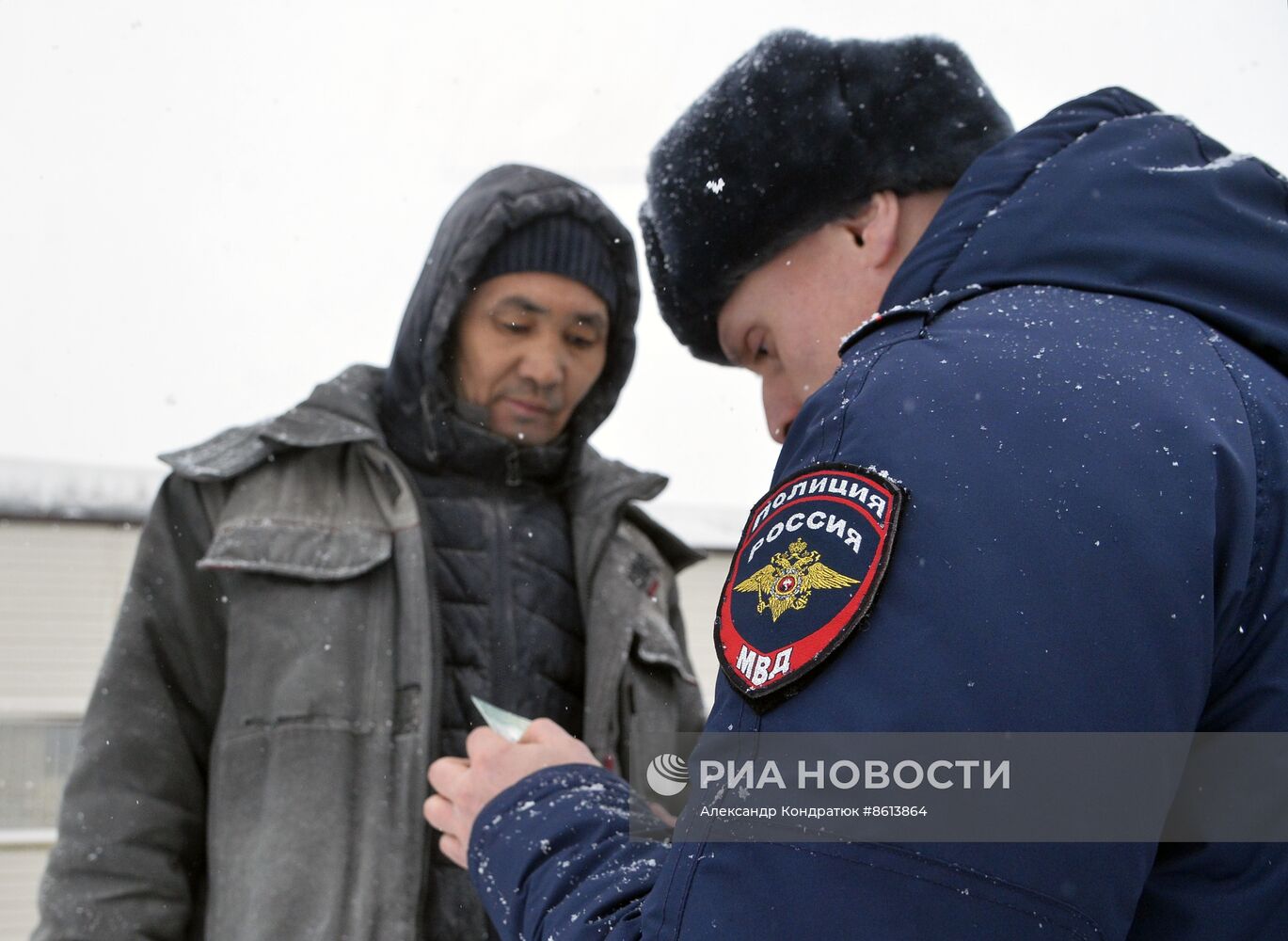 Рейд по выявлению незаконных трудовых мигрантов в Челябинске