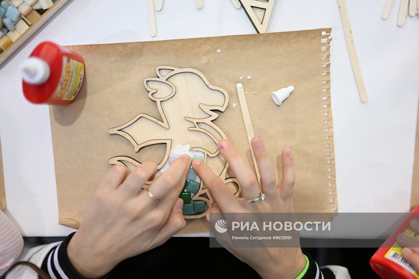 Выставка "Россия". Творческие мастер-классы для детей: "Создаем Герб Семьи"