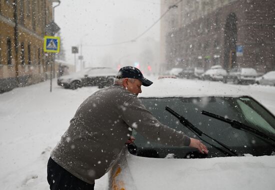 Снегопад в Москве