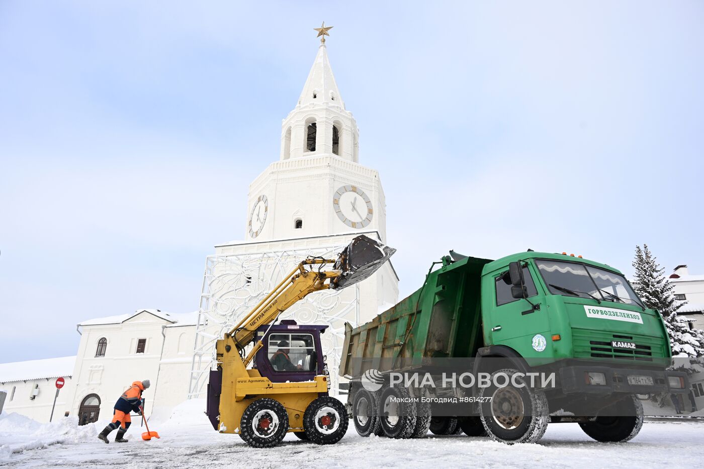 Рекордное количество снега выпало в Казани