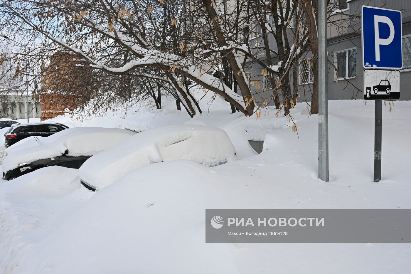 Рекордное количество снега выпало в Казани