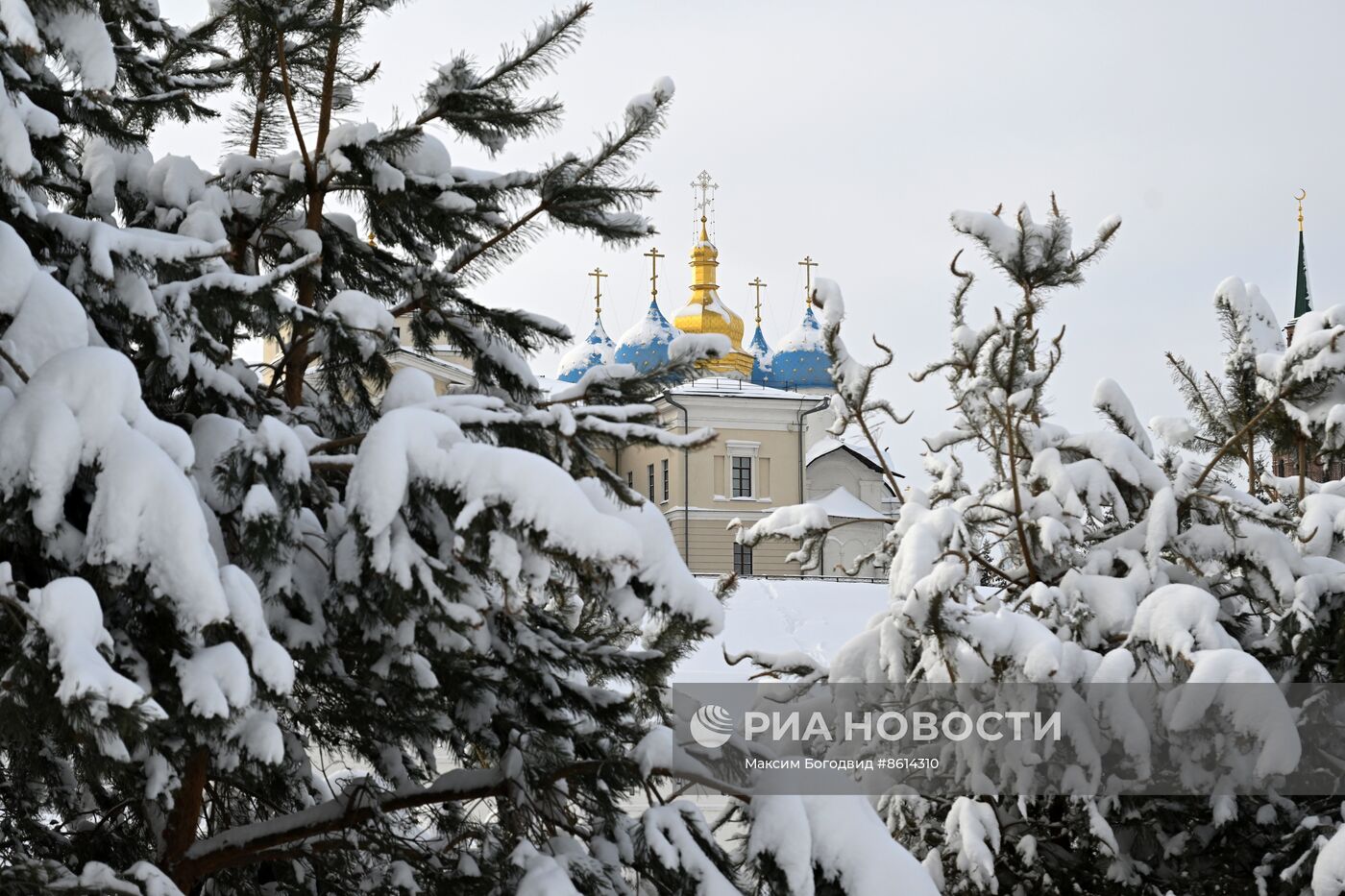 Рекордное количество снега выпало в Казани