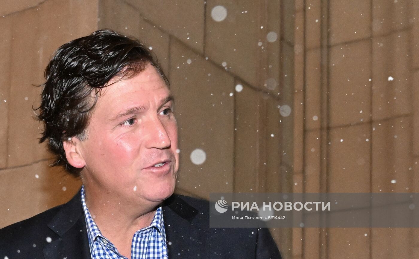 Американский журналист Т. Карлсон в Москве