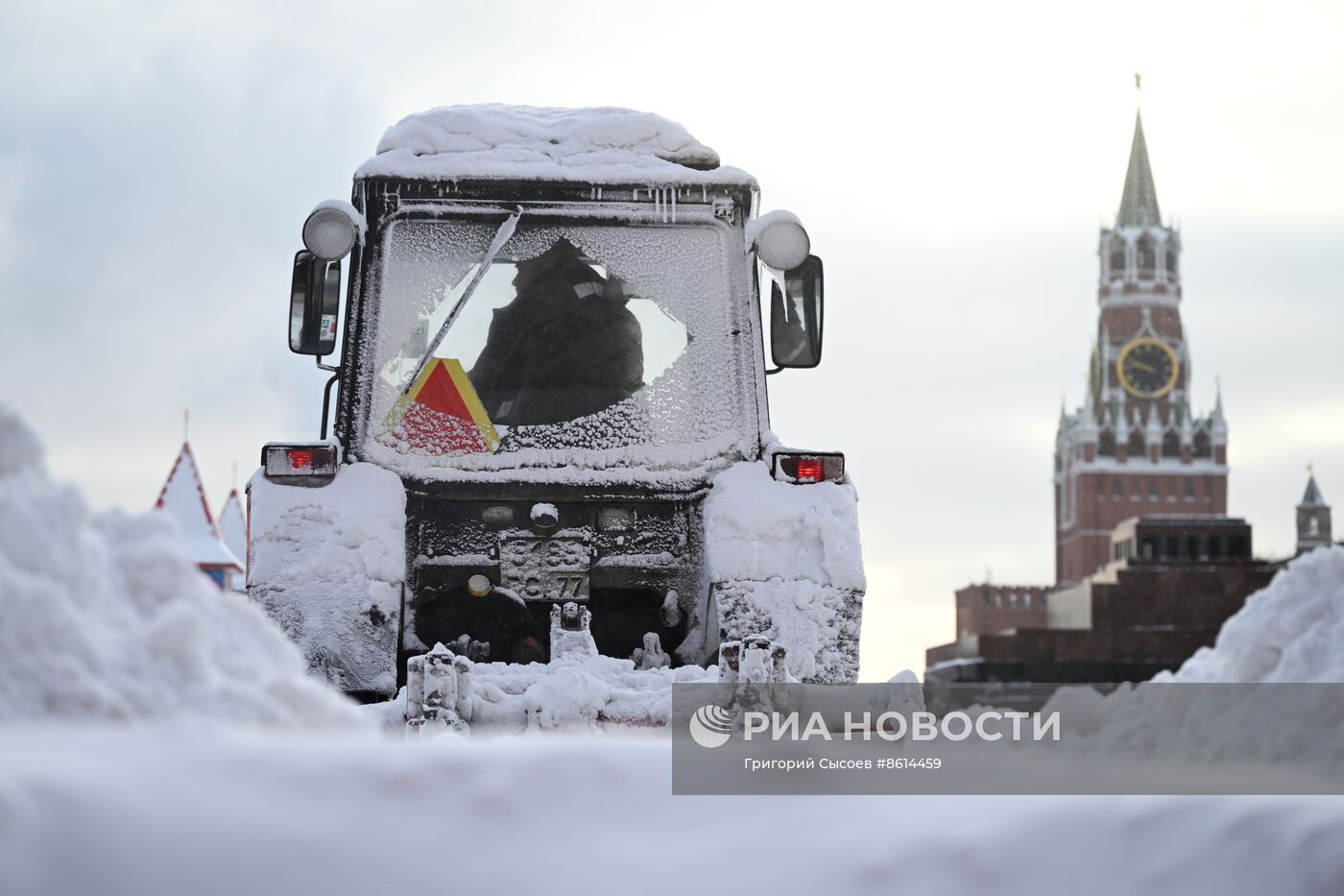 Последствия снегопада в Москве