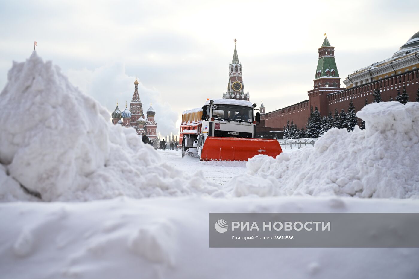 Последствия снегопада в Москве