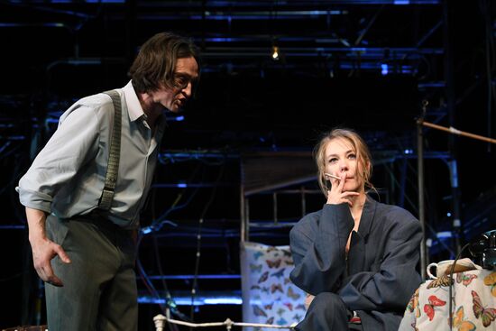 Спектакль "Двое на качелях" в театре "Современник"