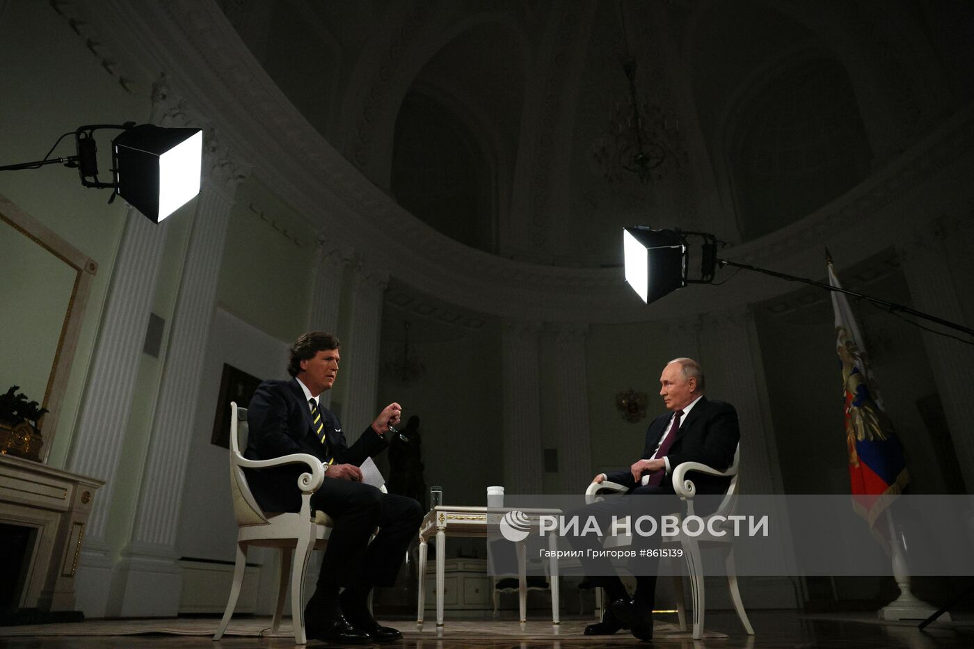 Президент РФ Владимир Путин дал интервью американскому журналисту Такеру Карлсону