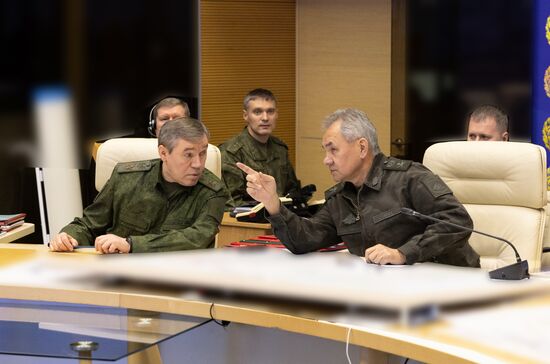 Глава Минобороны РФ С. Шойгу посетил пункт одного из объединений Западной группировки войск