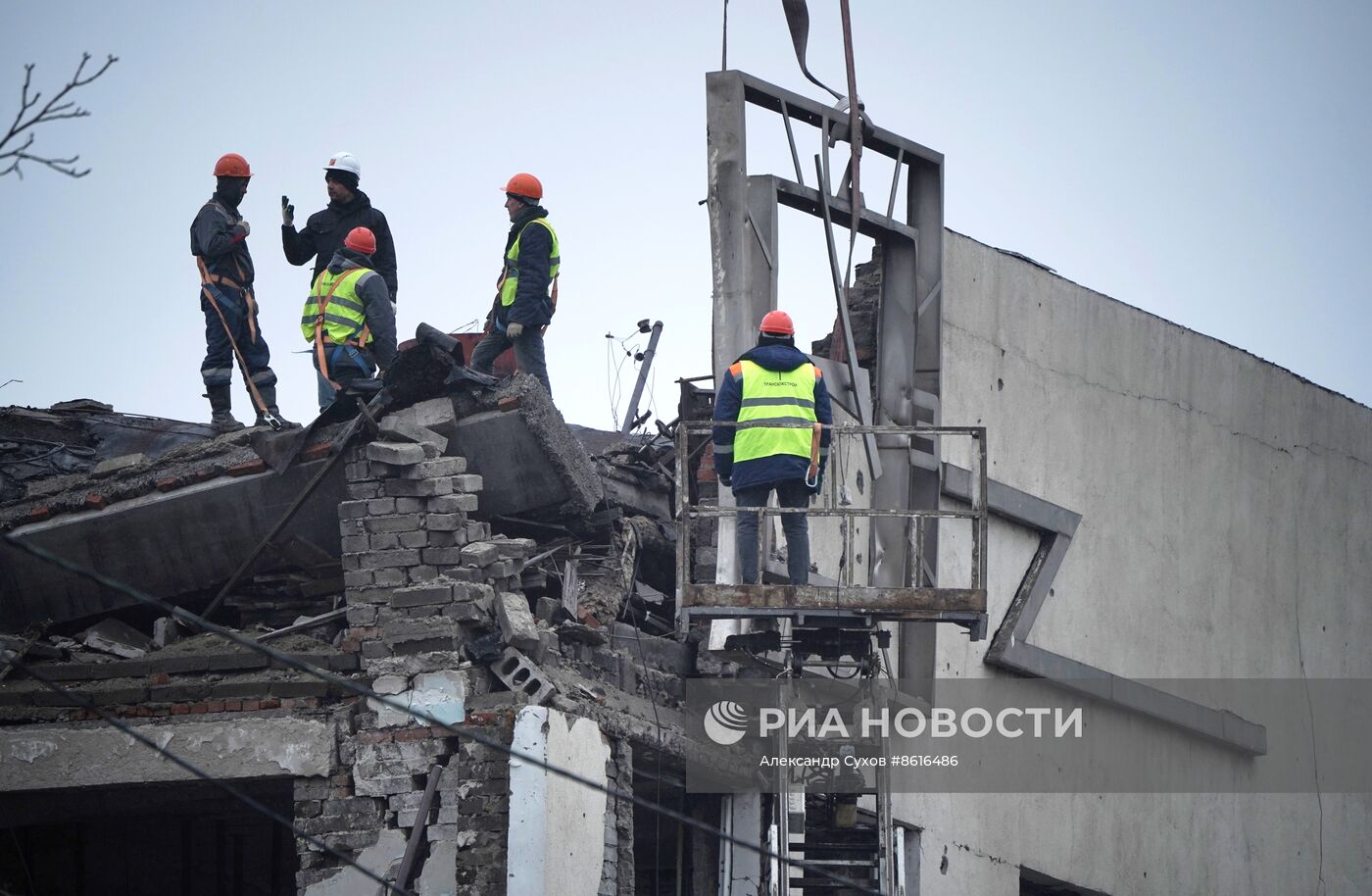 В Мариуполе приступили к восстановлению Главпочтамта