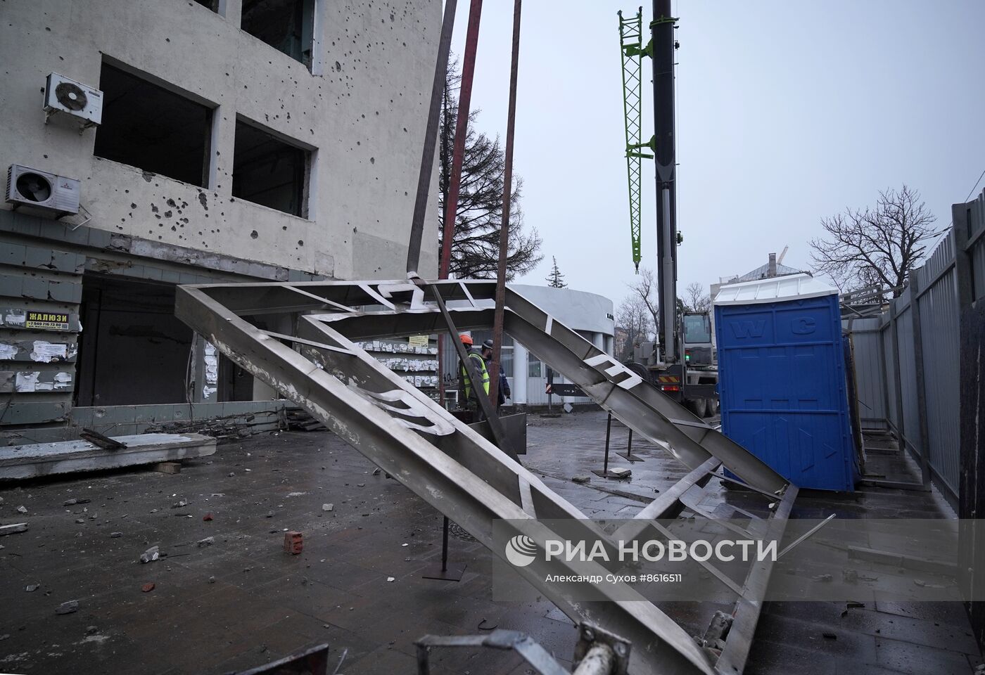 В Мариуполе приступили к восстановлению Главпочтамта