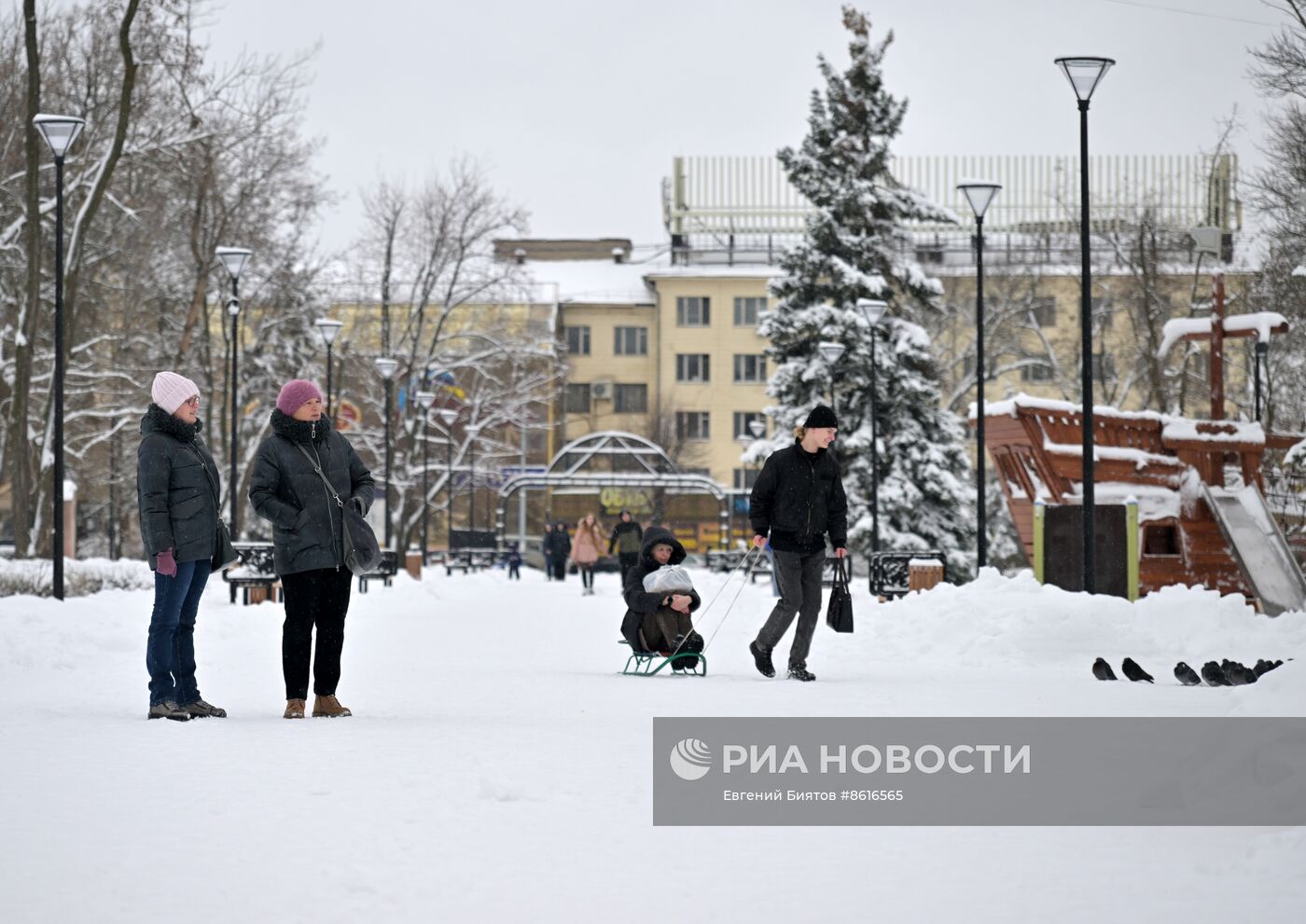 Последствия снегопада в Луганске