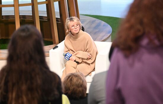 Выставка "Россия".  Международный день женщин и девочек в науке