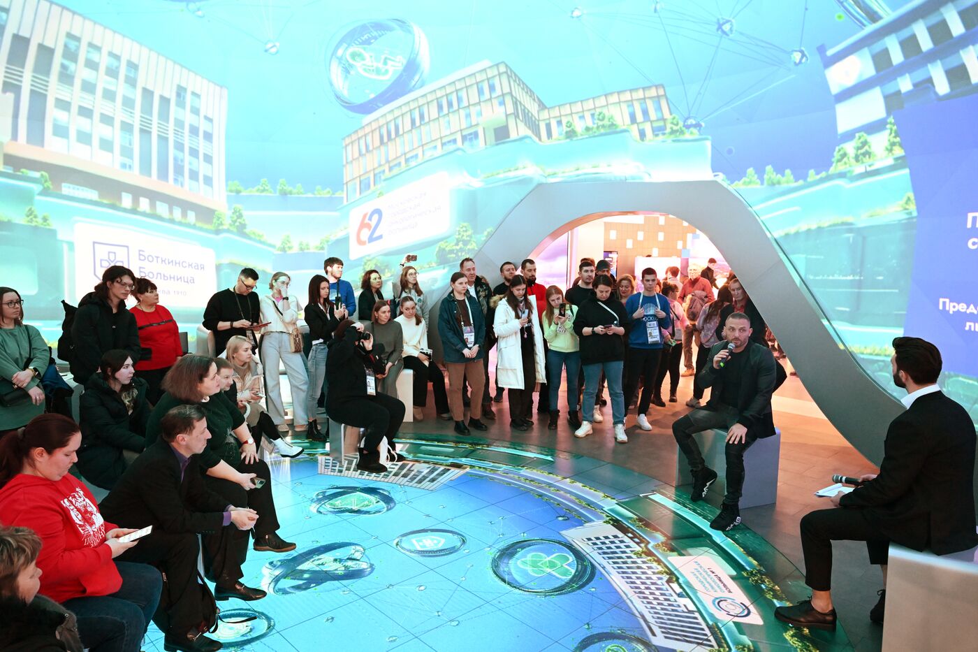 Выставка "Россия". Встреча с Аскольдом Запашным