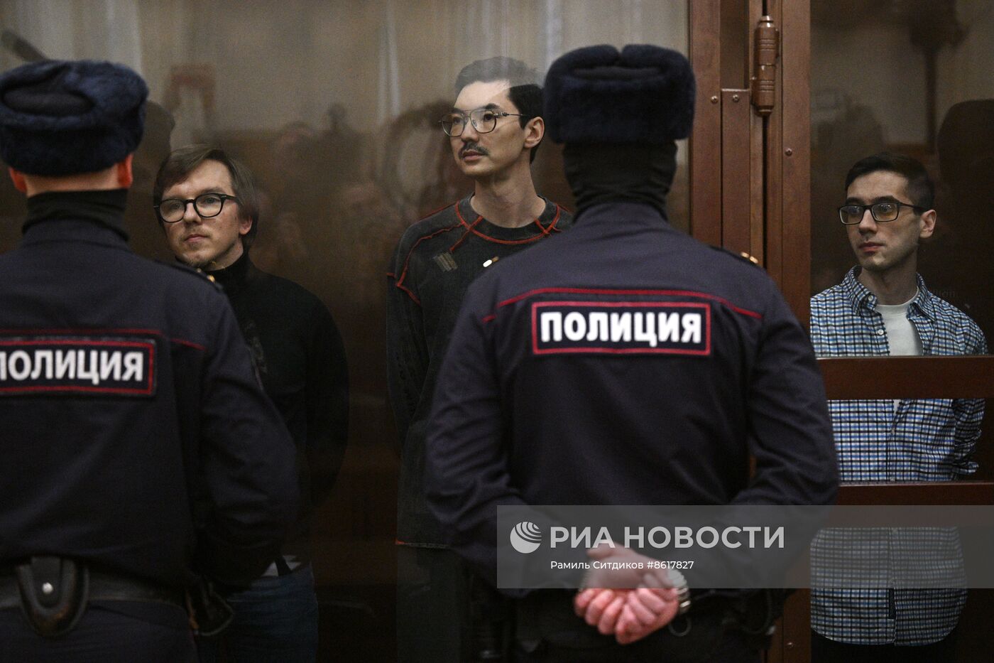 Оглашение приговора по делу о вымогательстве 11 млн рублей у главы "Ростеха" С. Чемезова