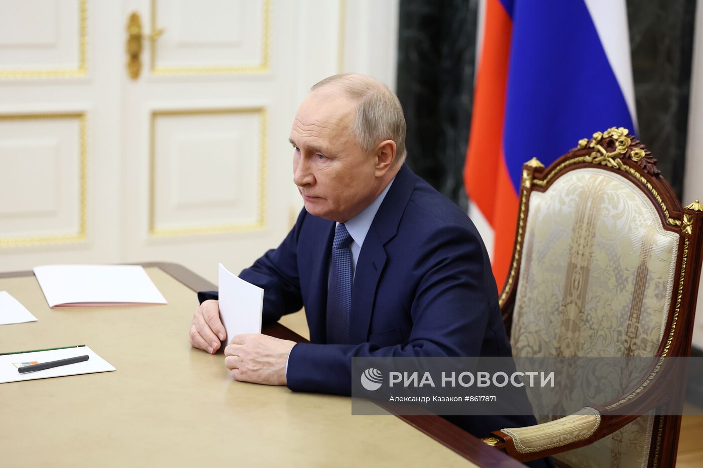 Президент РФ В. Путин провел совещание по экономическим вопросам