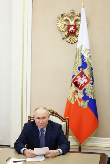 Президент РФ В. Путин провел совещание по экономическим вопросам